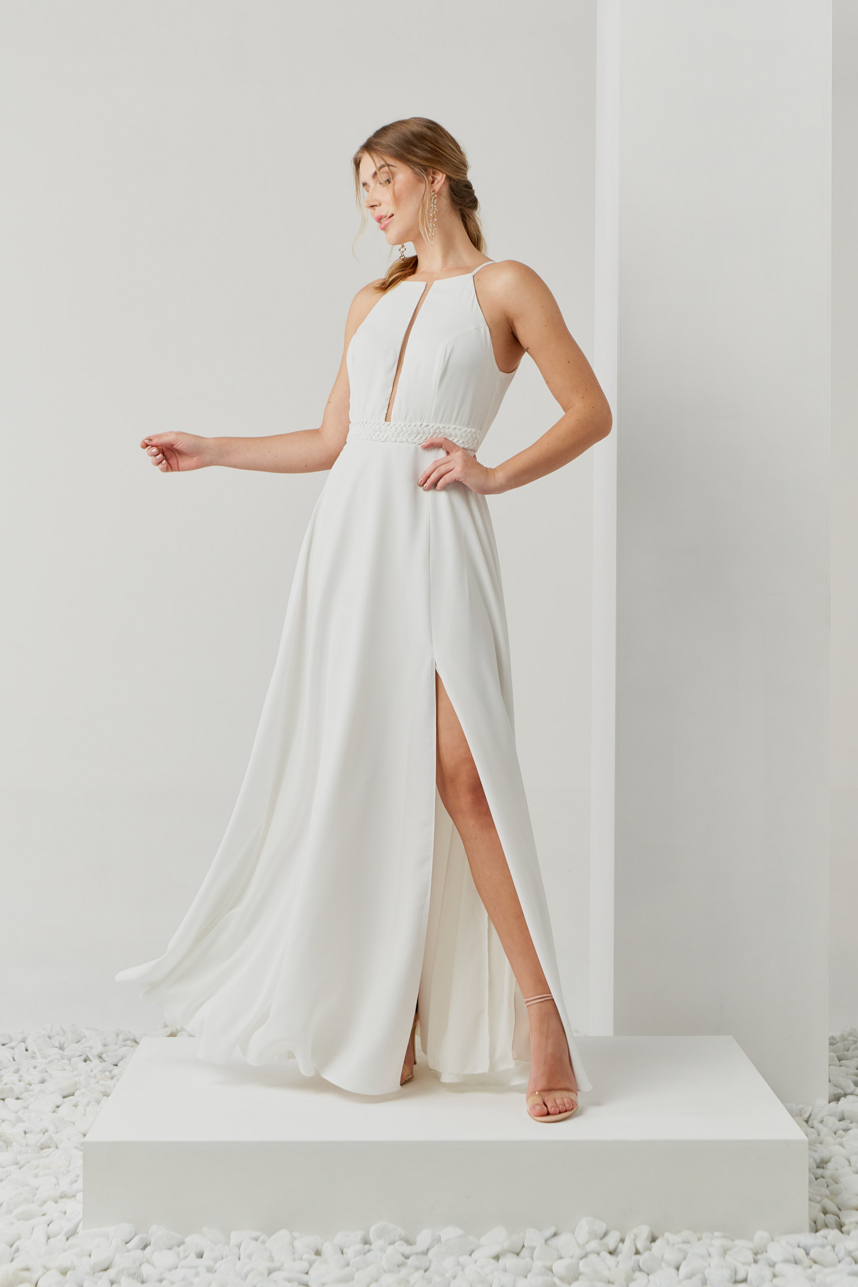 Vestido Festa Madrinha  off white  fenda longo Ladydress