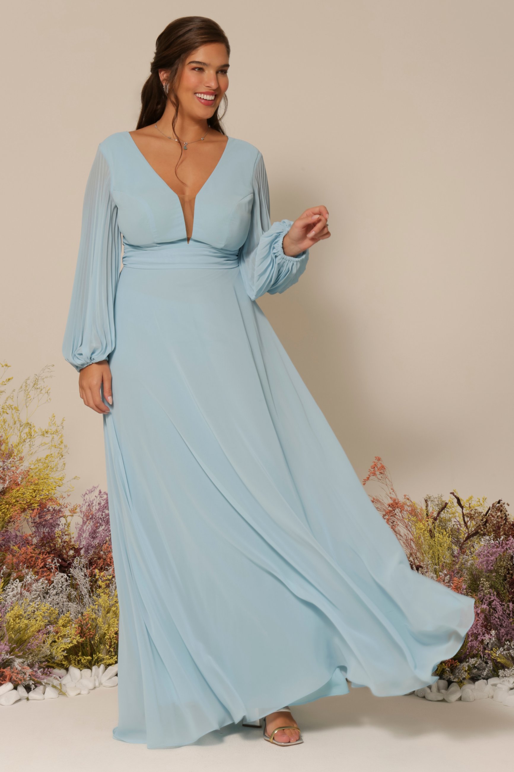 Vestido Festa Madrinha Plus Size Azul Serenity  manga plissada Longo Ladydress