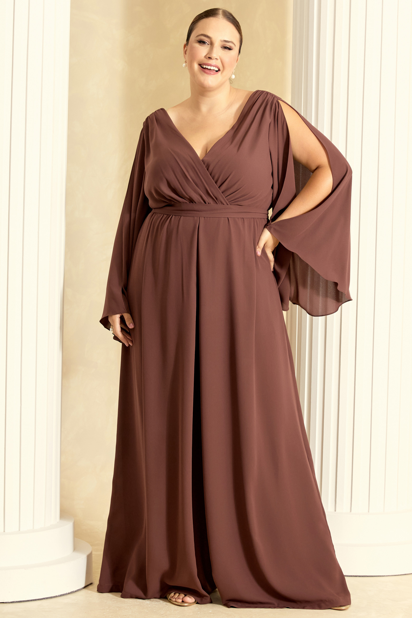 Macacão Longo Plus Size Marrom Cora Ladydress